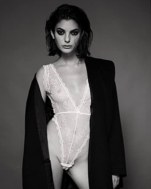 Cô người mẫu với vẻ đẹp đậm chất cổ điển và ngọt ngào Logan Avidan